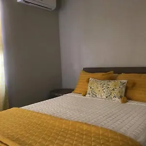 https://chez-crix-roseau.comcaribbean.com