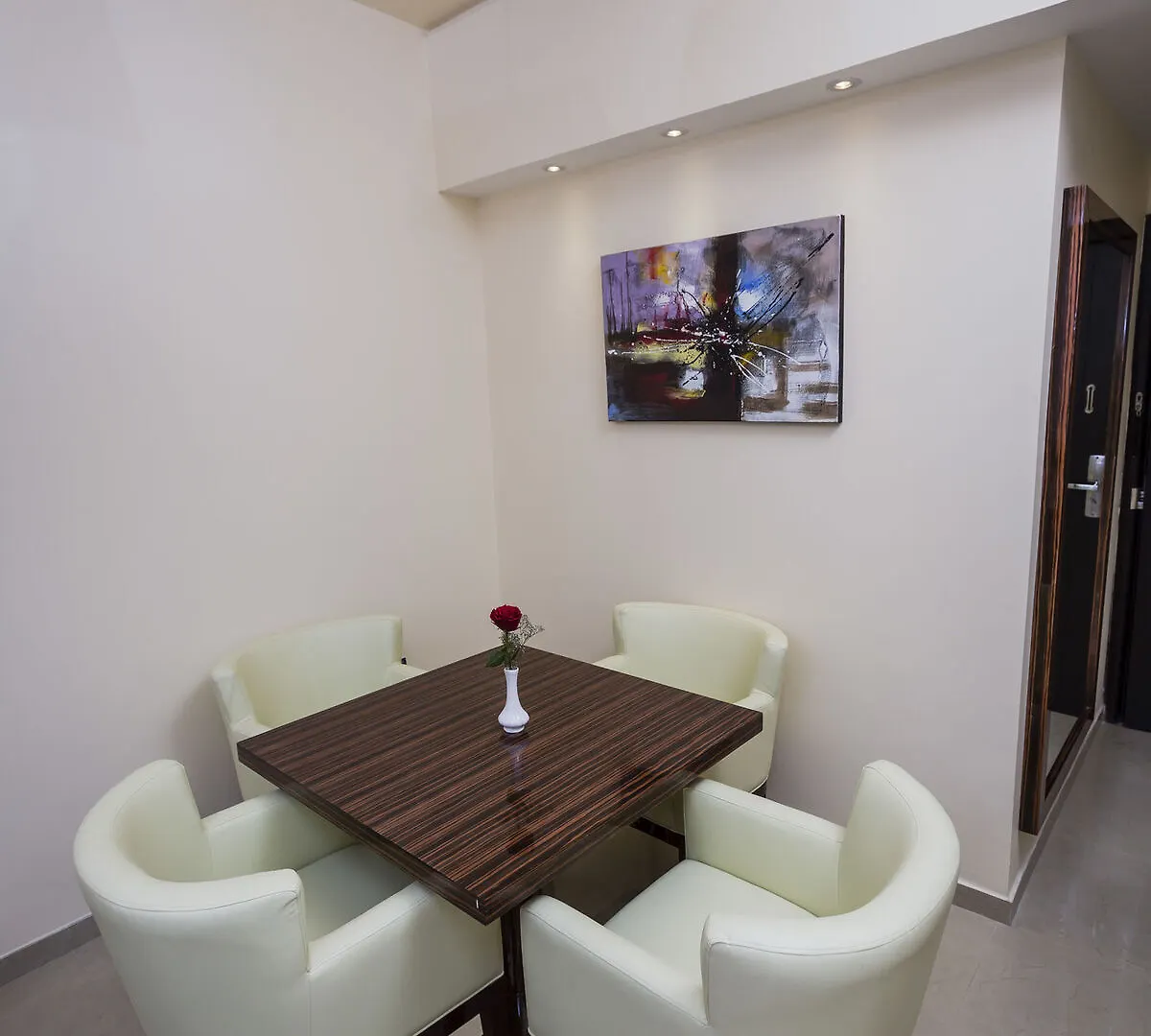 The View Al Barsha Hotel Apartments Dubaj 0*,